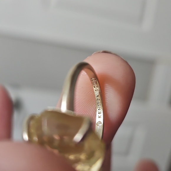 Kendra Scott Gold Ring 8 - Picture 3 of 4